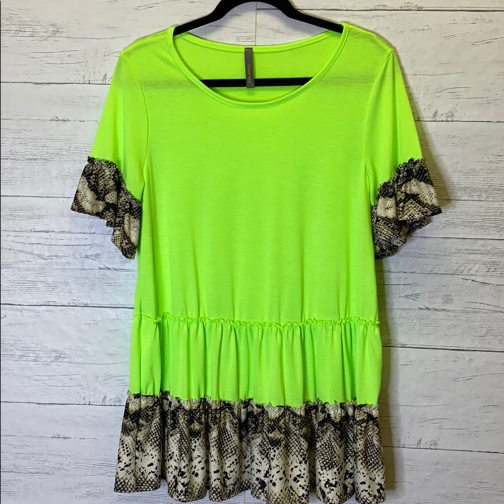 Good day/ snake print top